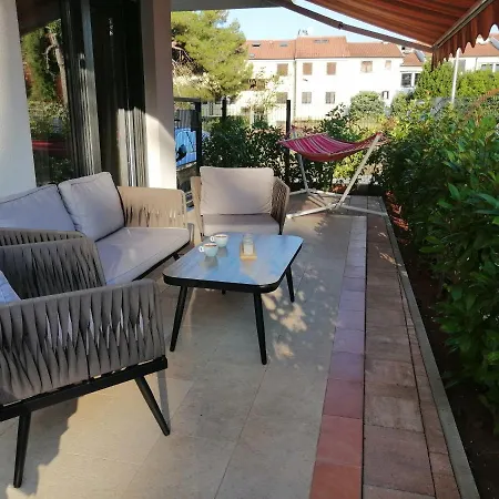 Apartment Punta Mary House With