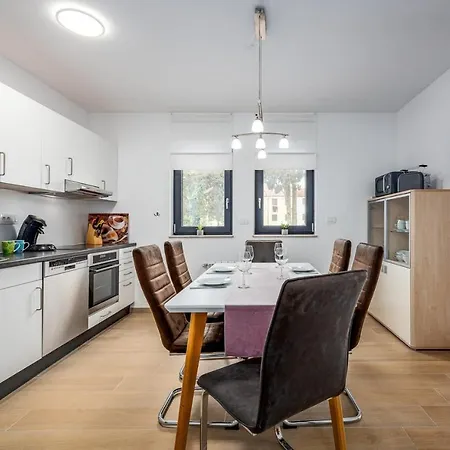 Punta Mary 100 Meters To The Sea, Fresh 3-bedroom Ground Floor Gem Umag
