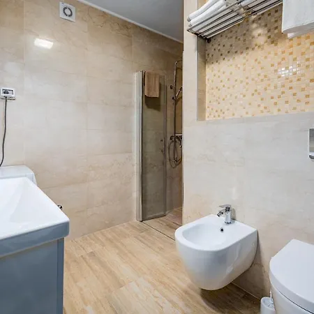 Punta Mary House With Apartment Umag